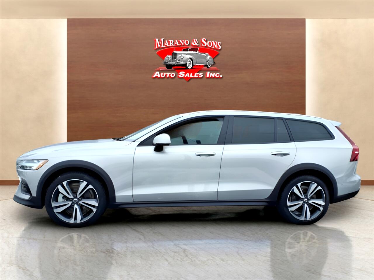 Volvo V60 Cross Country B5 AWD Plus 2025
