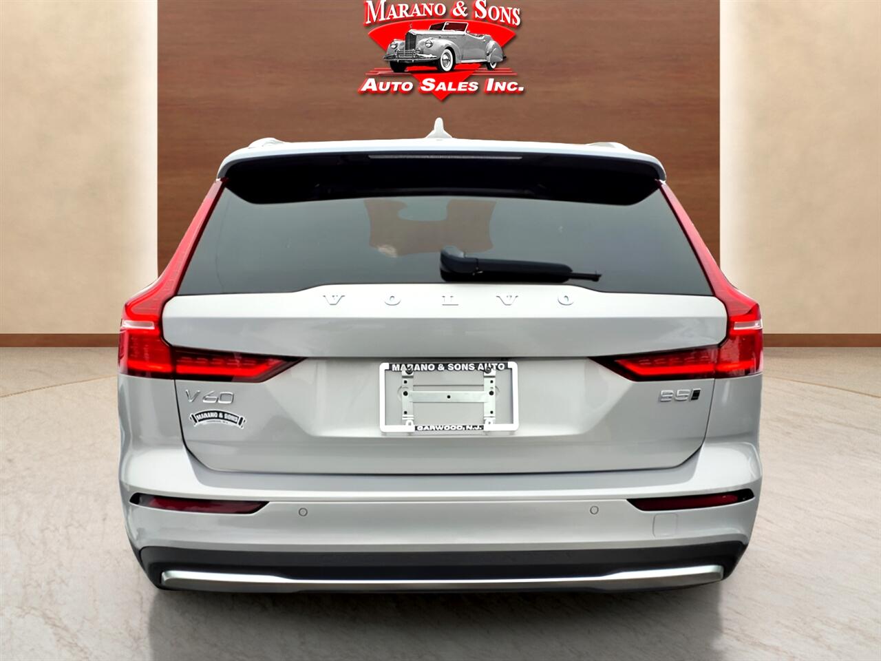 Volvo V60 Cross Country B5 AWD Plus 2025