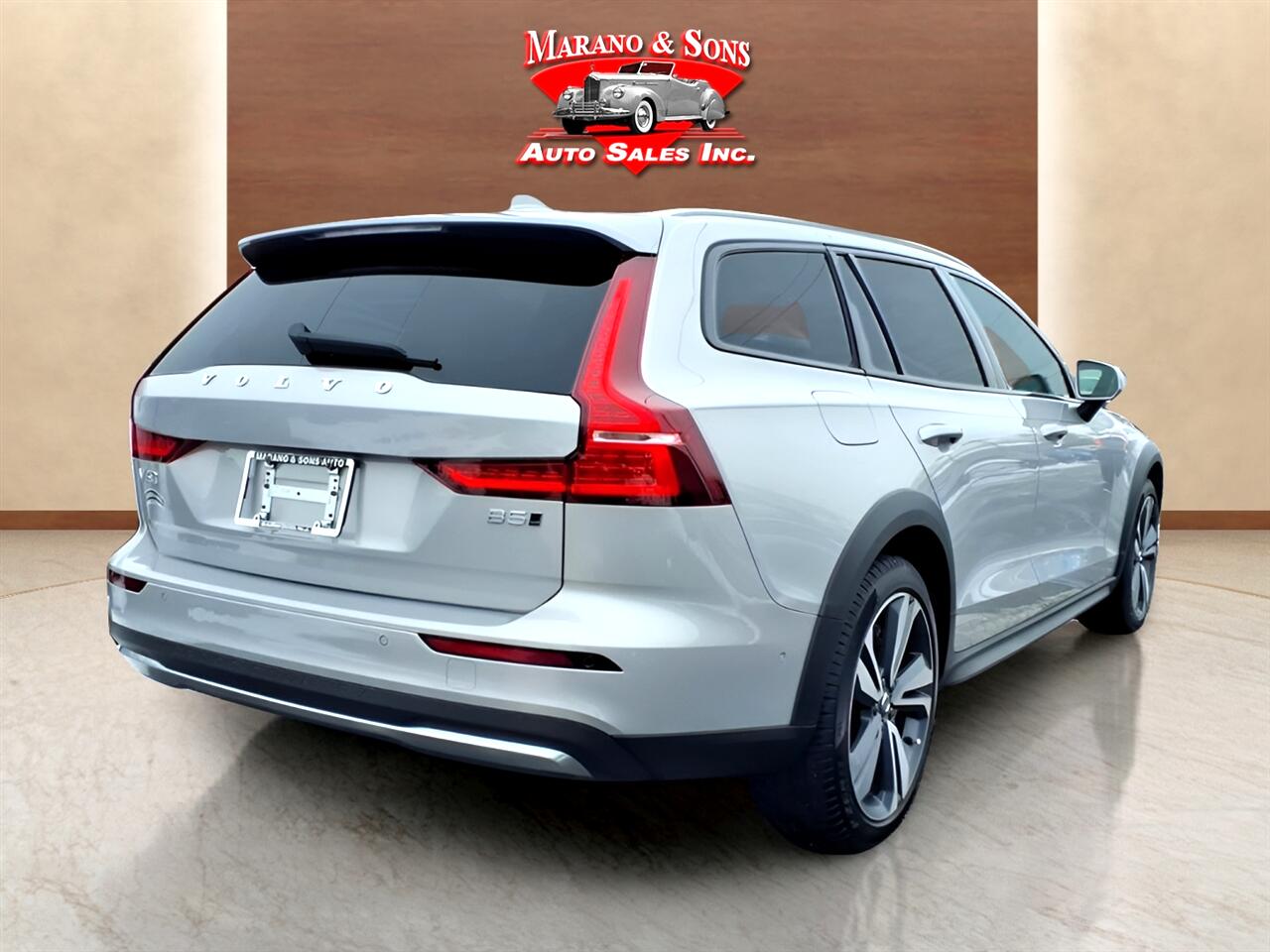 Volvo V60 Cross Country B5 AWD Plus 2025