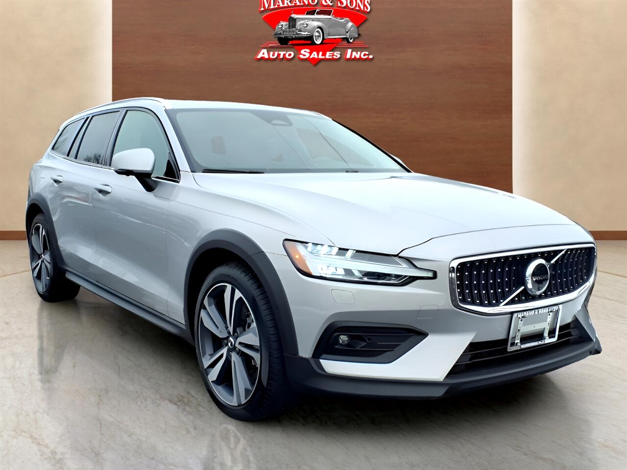 Volvo V60 Cross Country B5 AWD Plus 2025