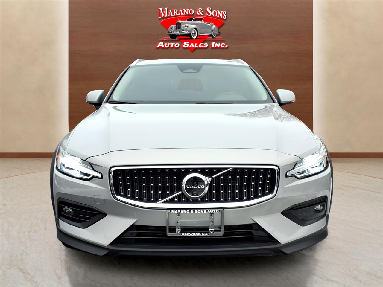 Volvo V60 Cross Country B5 AWD Plus 2025