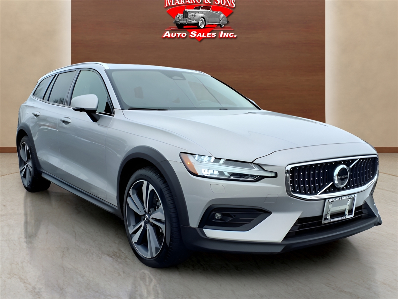Volvo V60 Cross Country B5 AWD Plus 2025