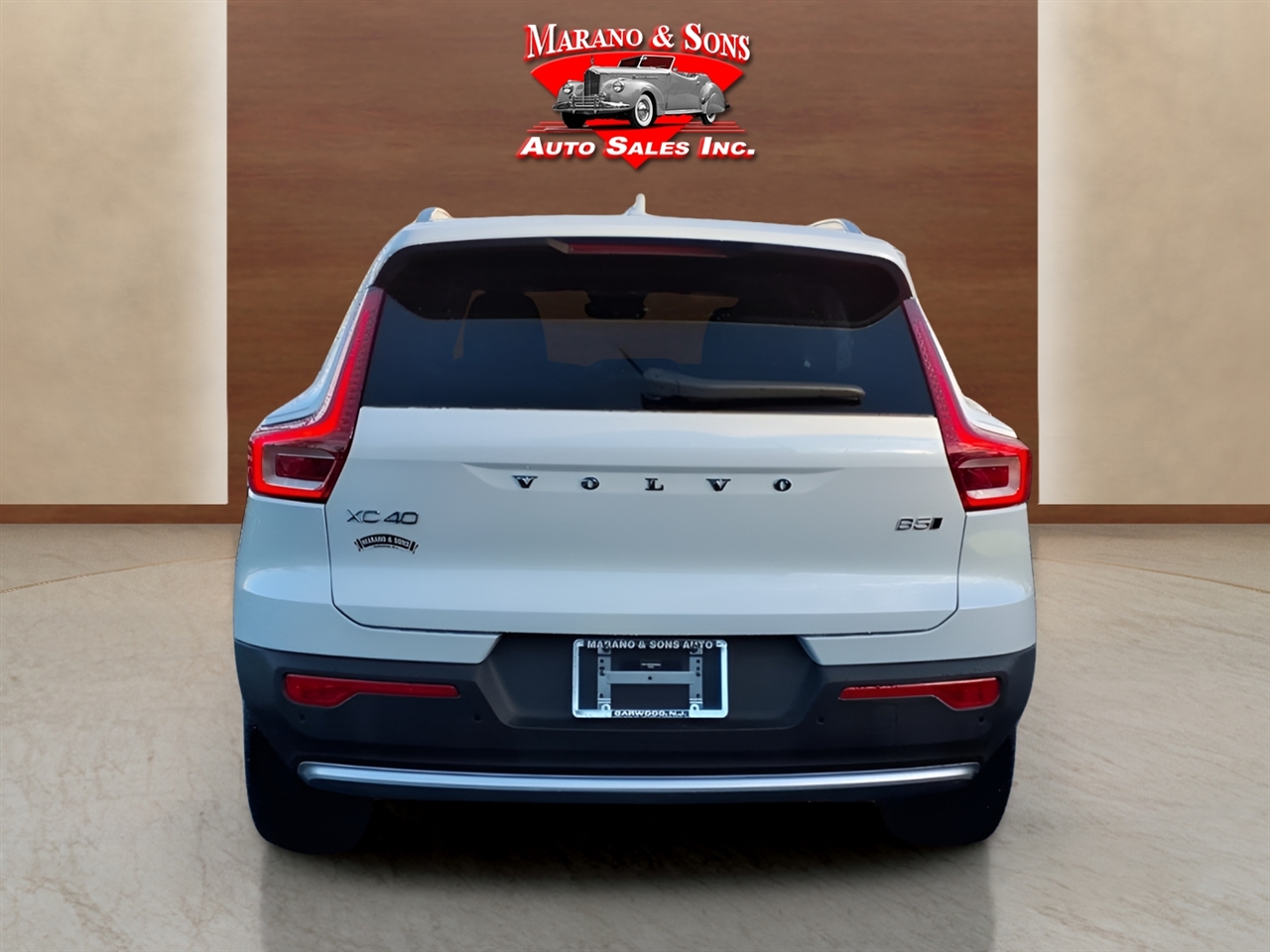 Volvo XC40 B5 AWD Plus Bright Theme 2025