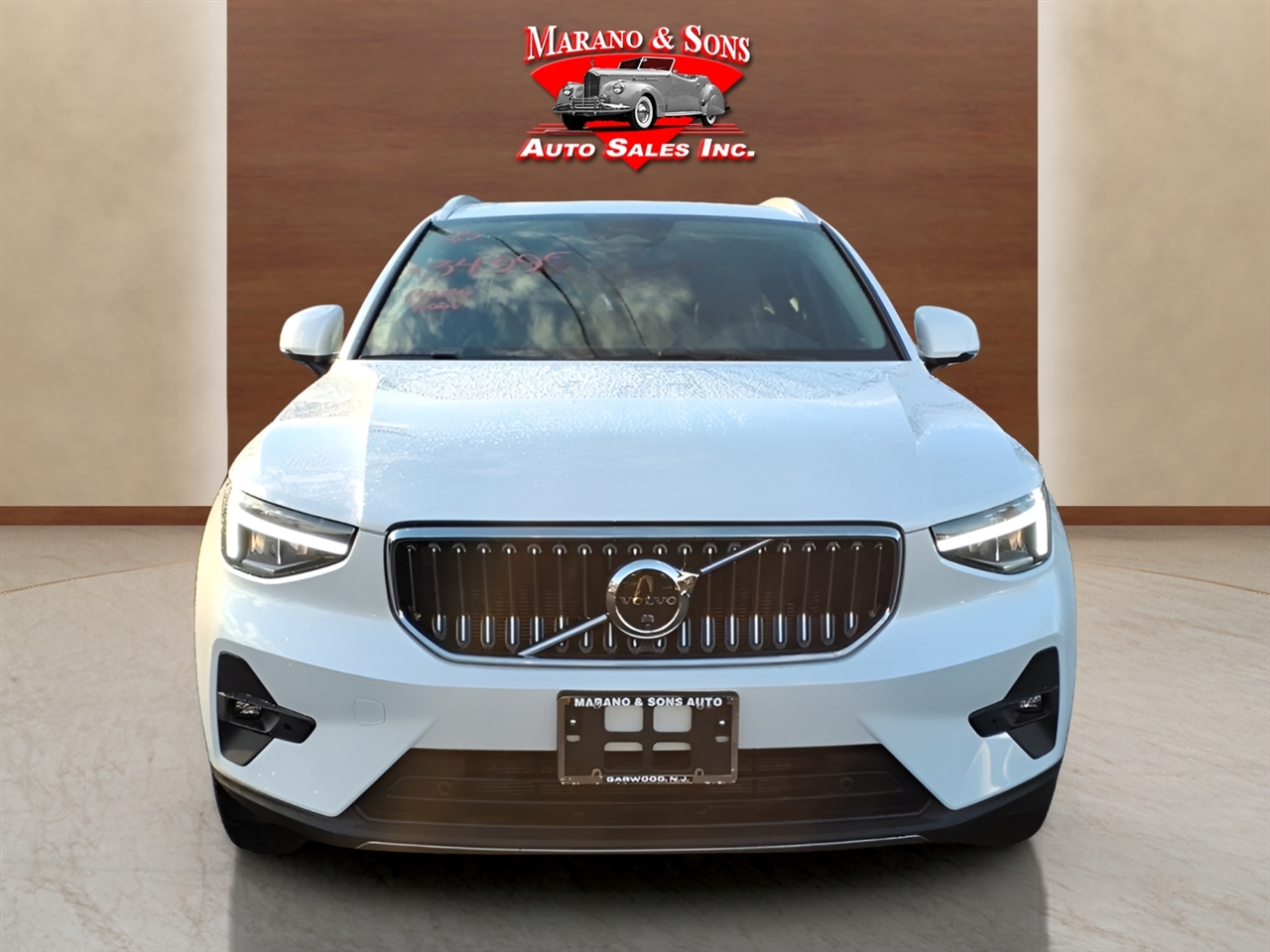 Volvo XC40 B5 AWD Plus Bright Theme 2025