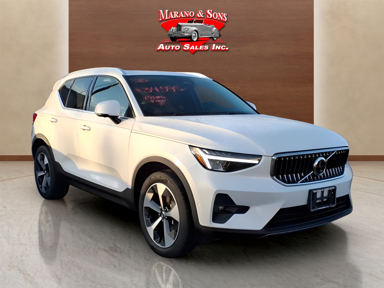 Volvo XC40 B5 AWD Plus Bright Theme 2025