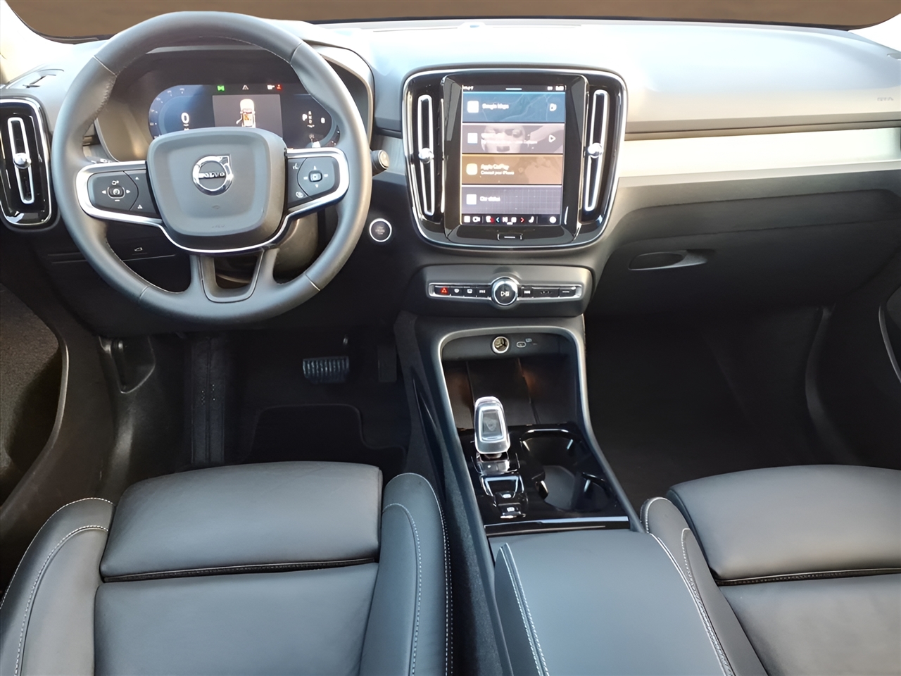 Volvo XC40 B5 AWD Plus Bright Theme 2025