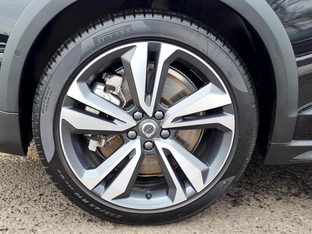 Volvo V60 Cross Country B5 AWD Plus 2025