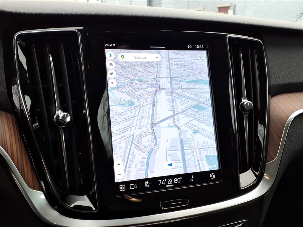 Volvo V60 Cross Country B5 AWD Plus 2025