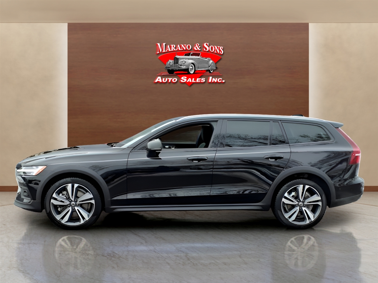 Volvo V60 Cross Country B5 AWD Plus 2025