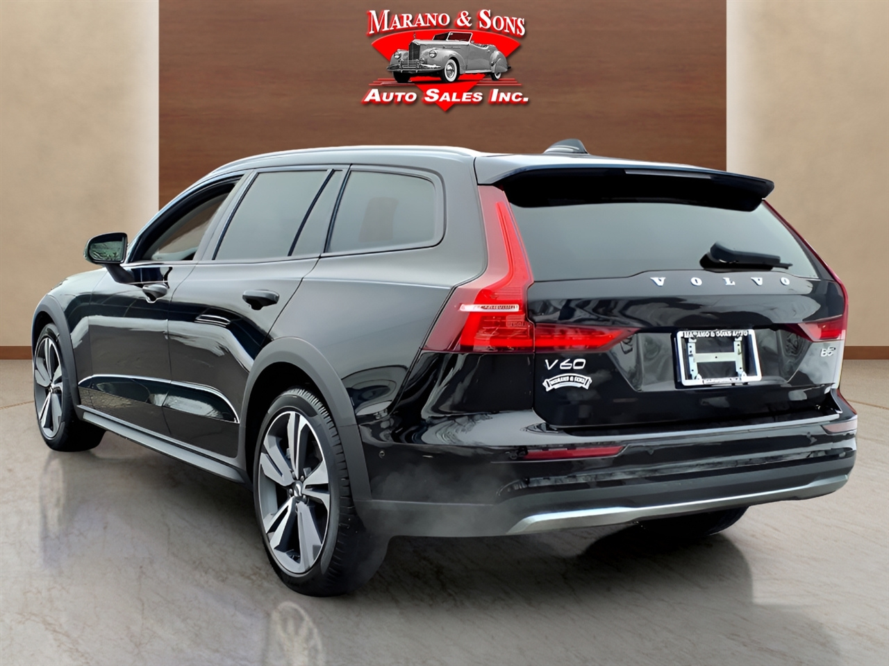 Volvo V60 Cross Country B5 AWD Plus 2025