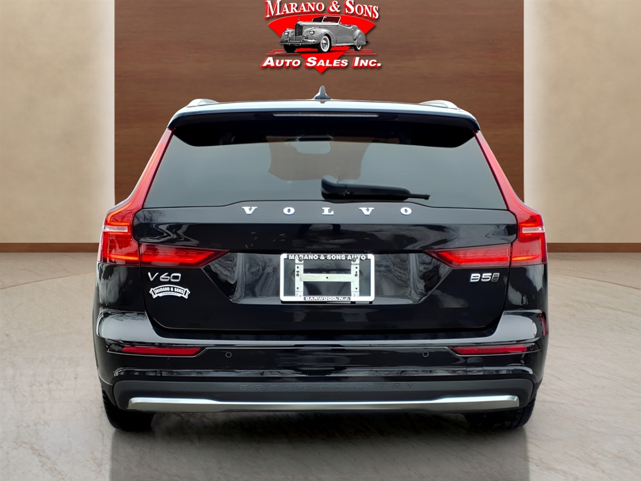 Volvo V60 Cross Country B5 AWD Plus 2025