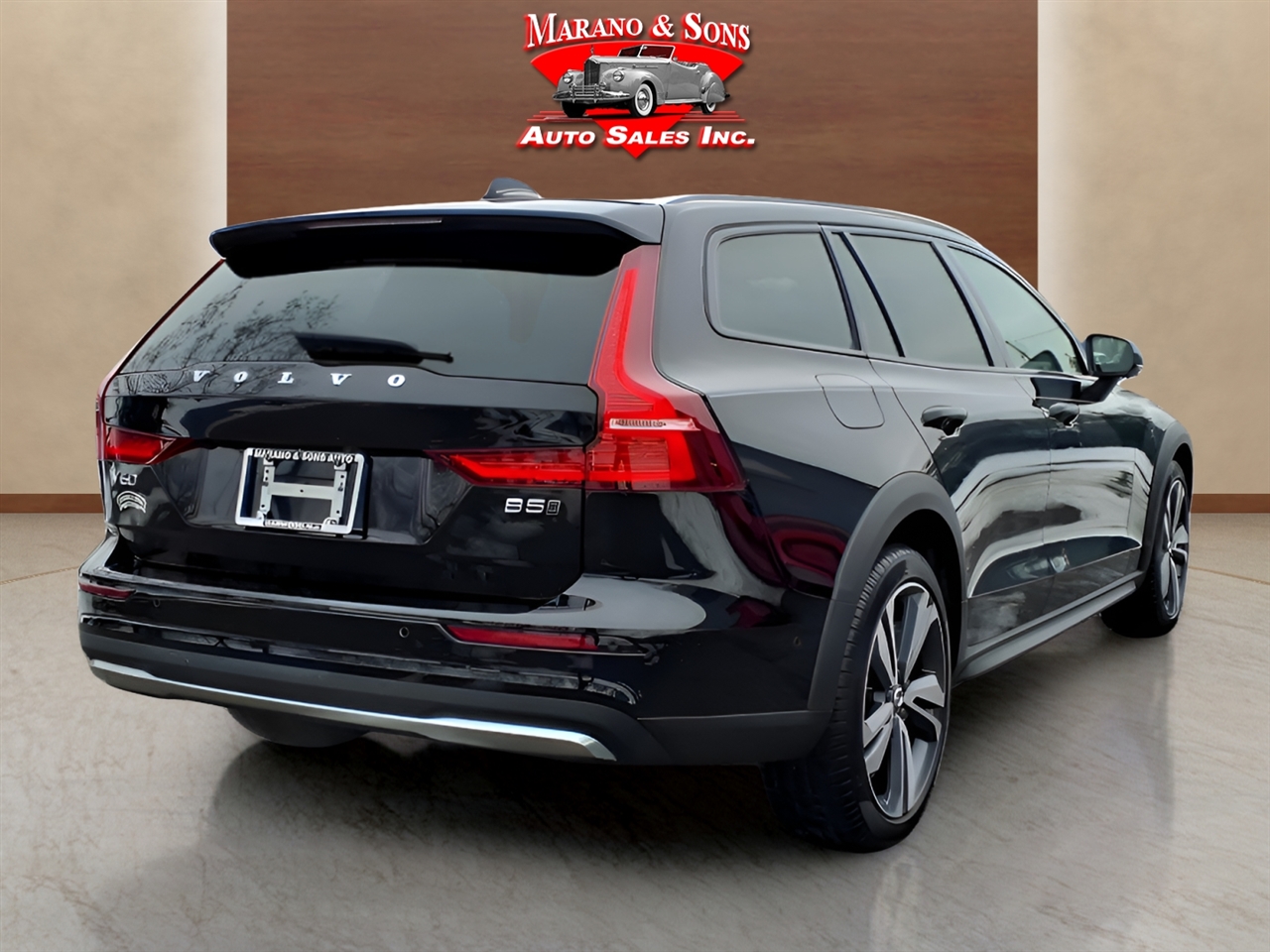 Volvo V60 Cross Country B5 AWD Plus 2025