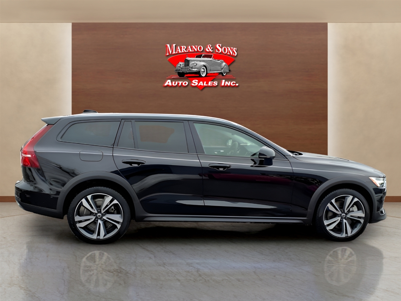 Volvo V60 Cross Country B5 AWD Plus 2025