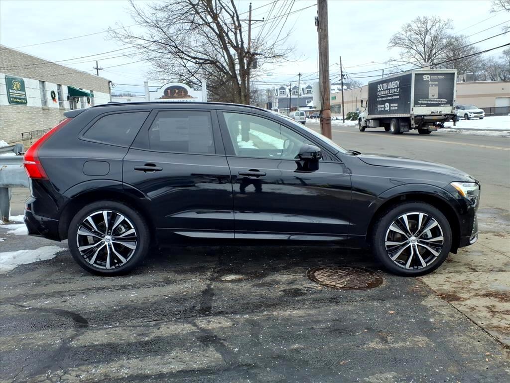 Volvo XC60 B5 AWD Plus 2025
