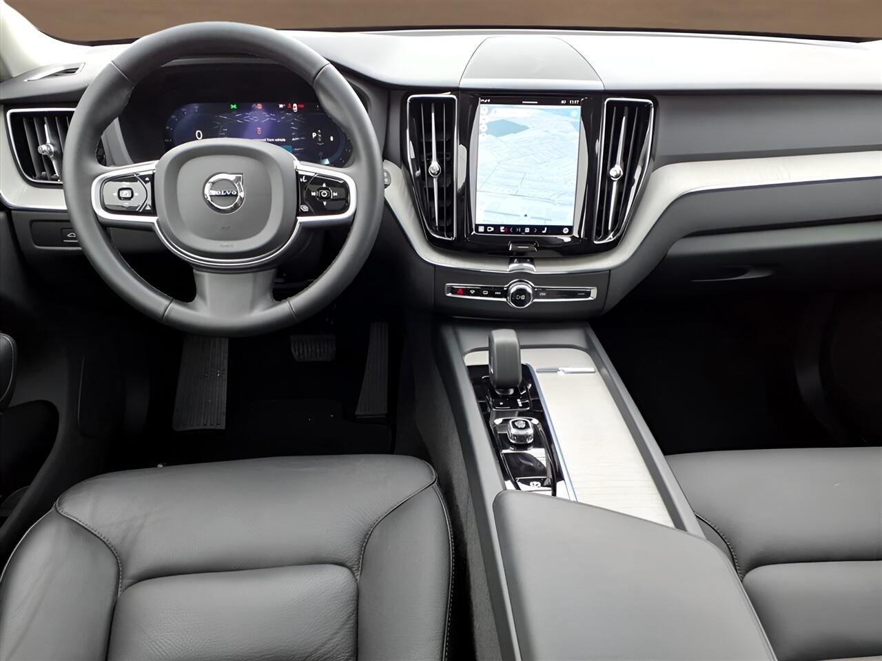 Volvo XC60 B5 AWD Plus 2025