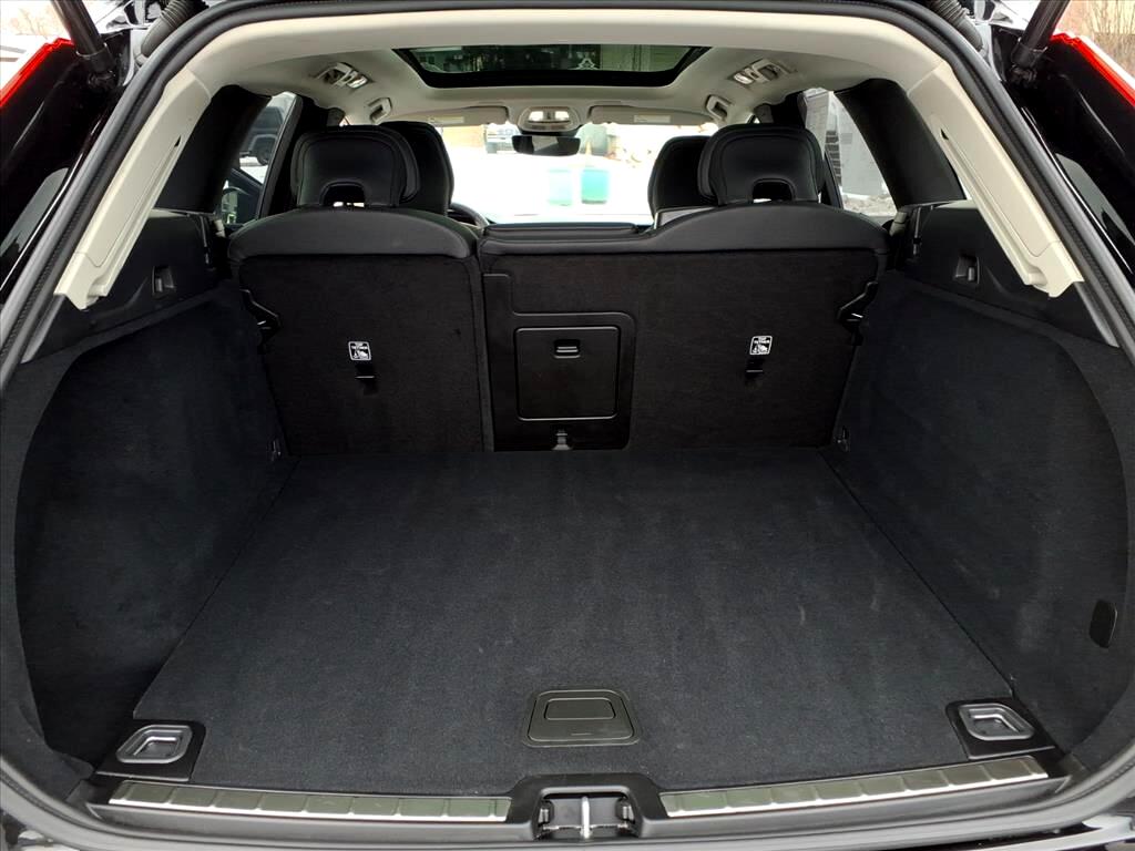 Volvo XC60 B5 AWD Plus 2025