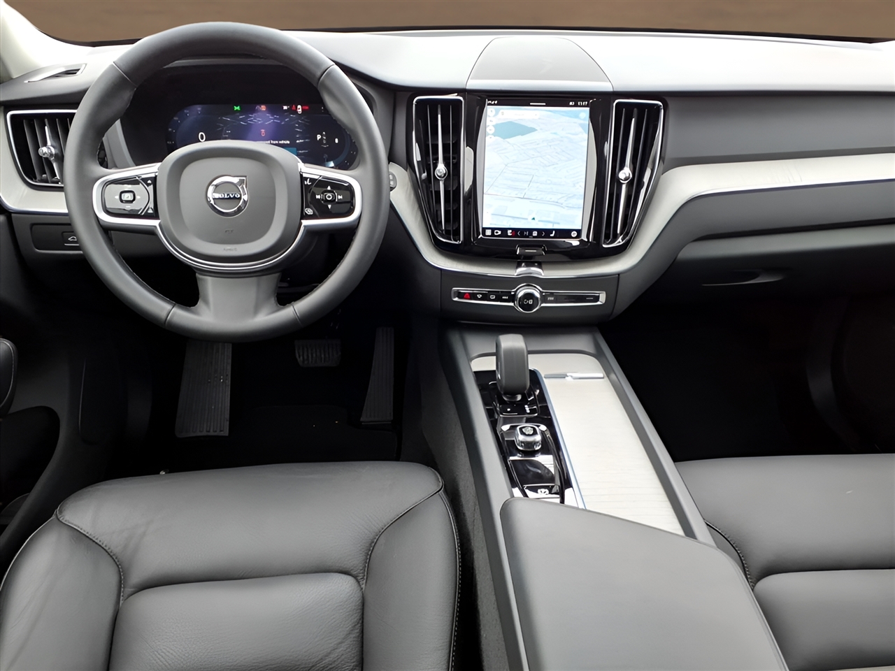 Volvo XC60 B5 AWD Plus 2025