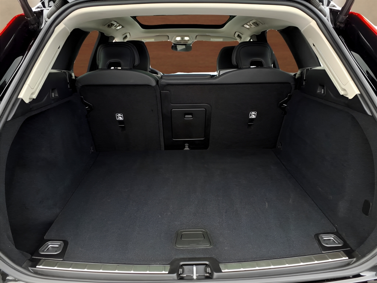 Volvo XC60 B5 AWD Plus 2025