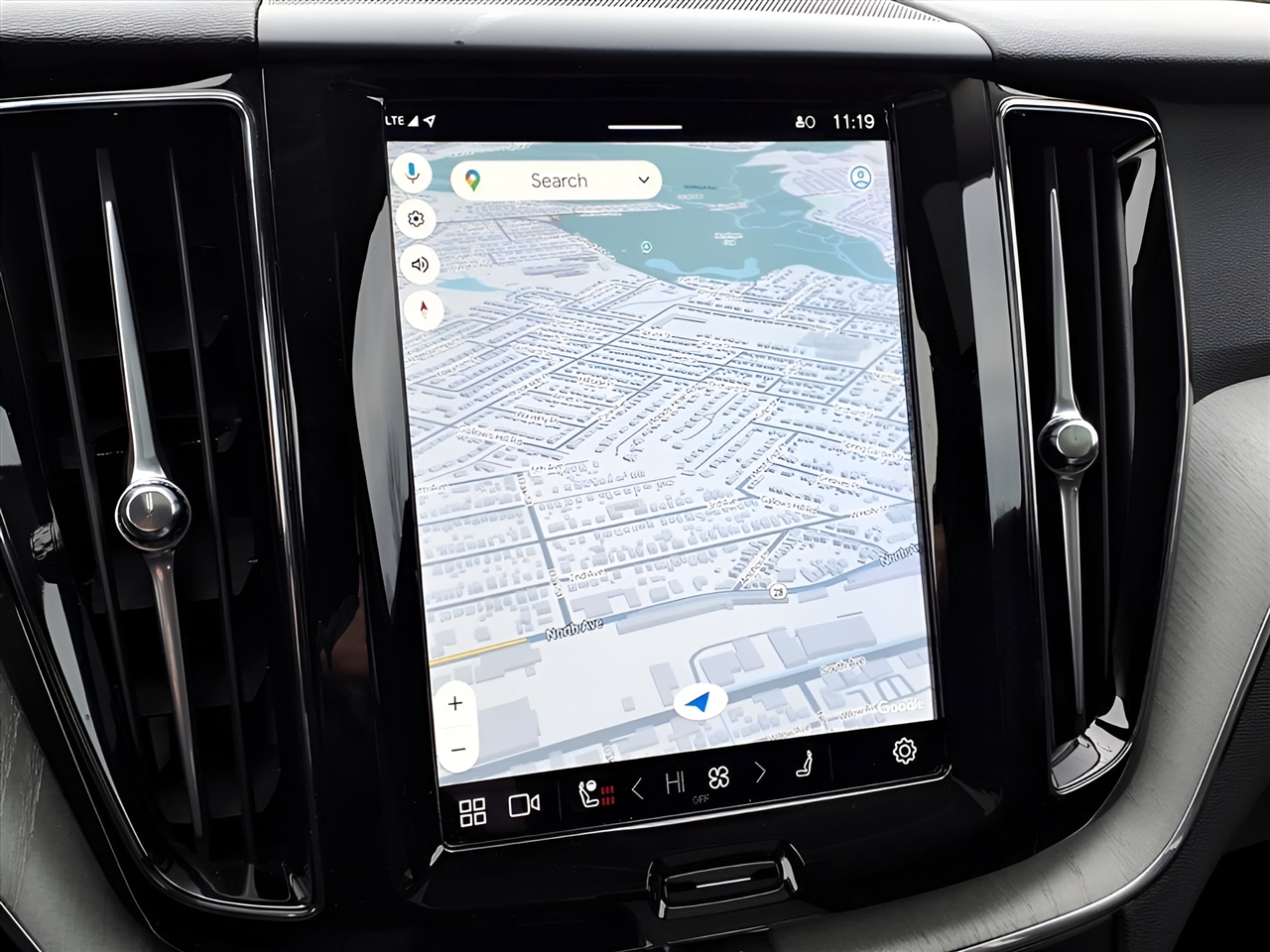 Volvo XC60 B5 AWD Plus 2025