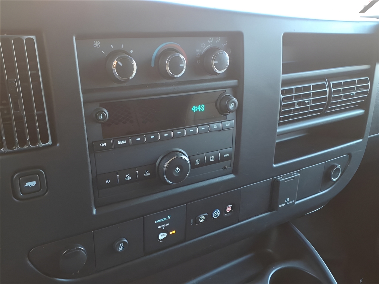 Chevrolet Express Cargo Van RWD 2500 135" 2020