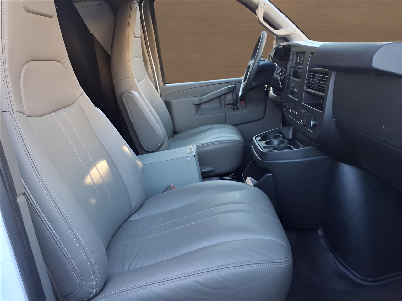 Chevrolet Express Cargo Van RWD 2500 135" 2020