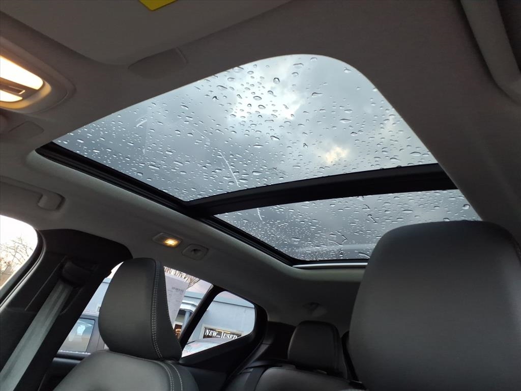 Volvo XC40 B5 AWD Plus Bright Theme 2025