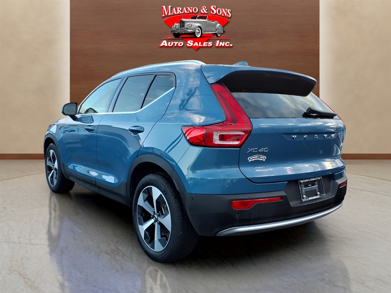 Volvo XC40 B5 AWD Plus Bright Theme 2025