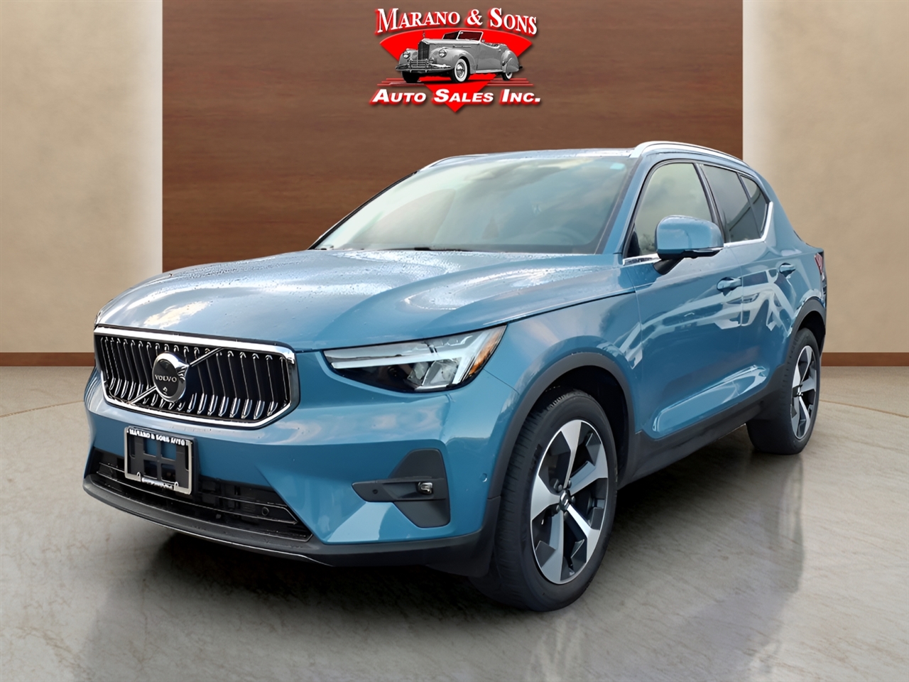 2025 Volvo XC40 Plus's photo