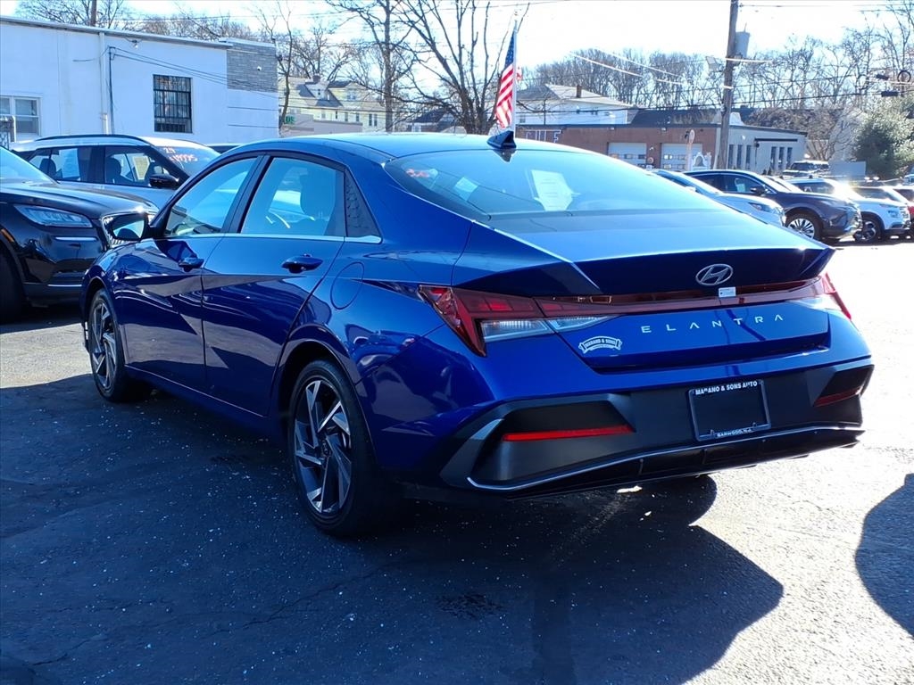 Hyundai Elantra SEL Convenience IVT 2025