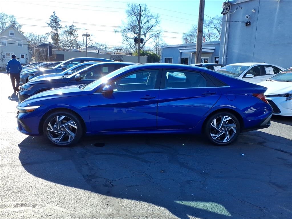 Hyundai Elantra SEL Convenience IVT 2025