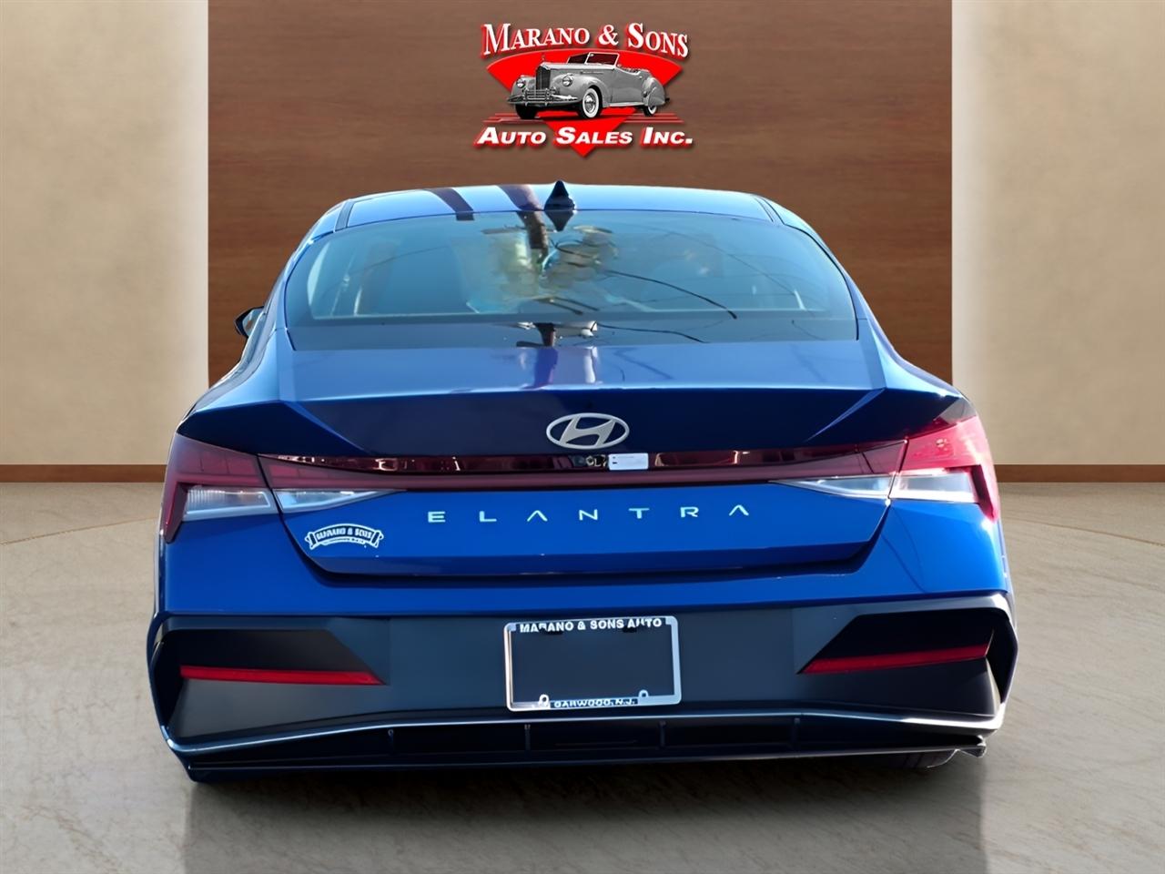 Hyundai Elantra SEL Convenience IVT 2025