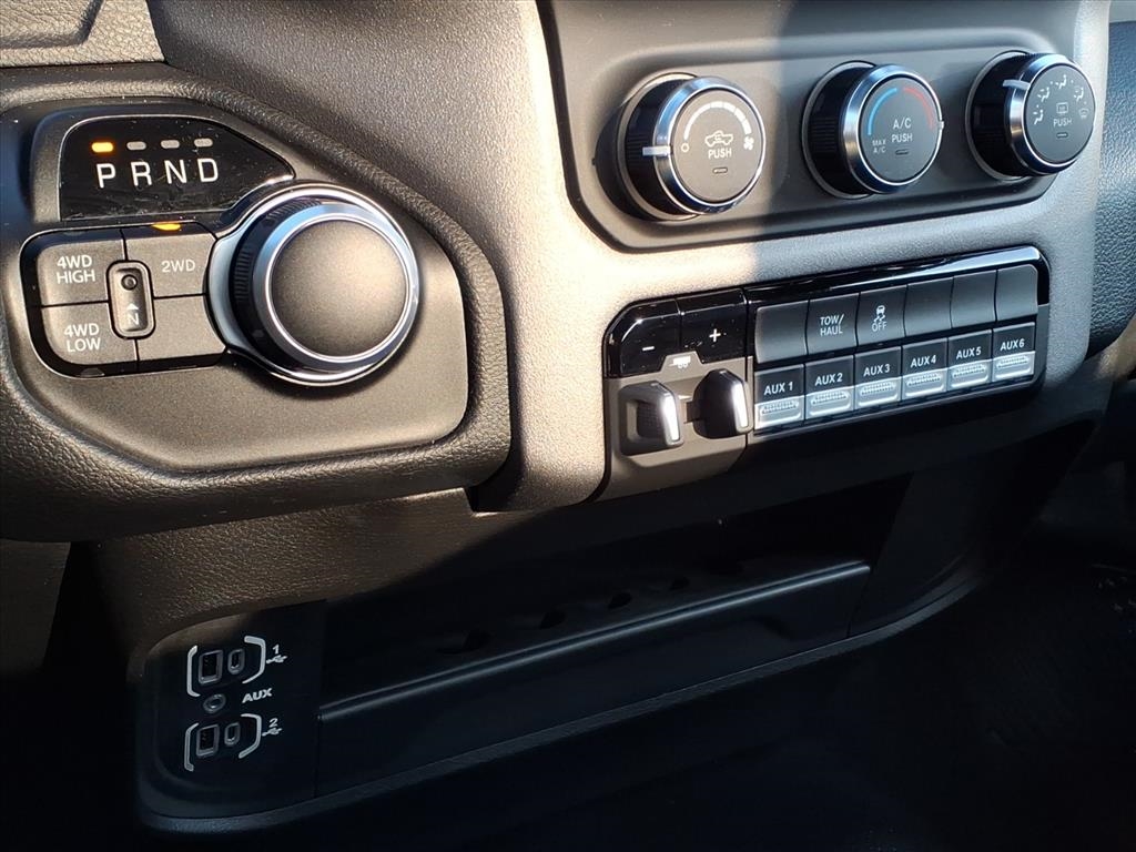 Ram Truck 2500 Tradesman 4x4 Reg Cab 8' Box 2022