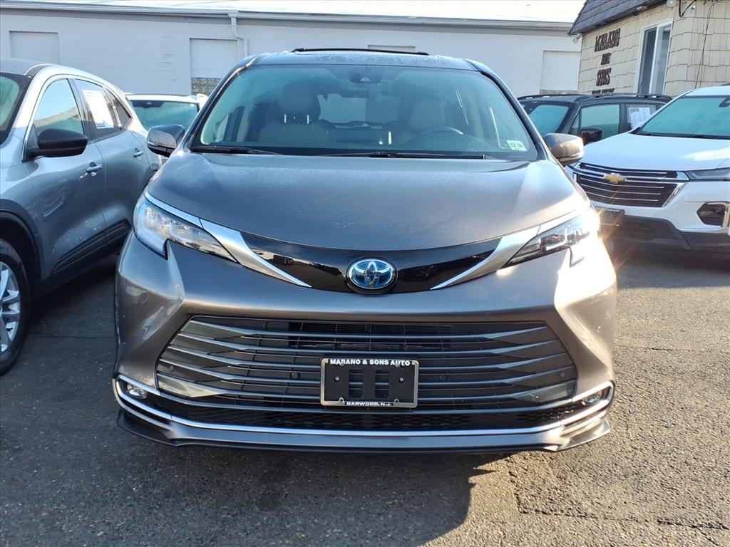Toyota Sienna Limited AWD 7-Passenger (Natl) 2024