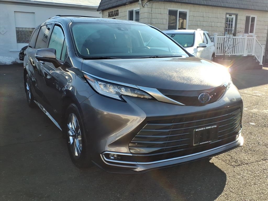 Toyota Sienna Limited AWD 7-Passenger (Natl) 2024