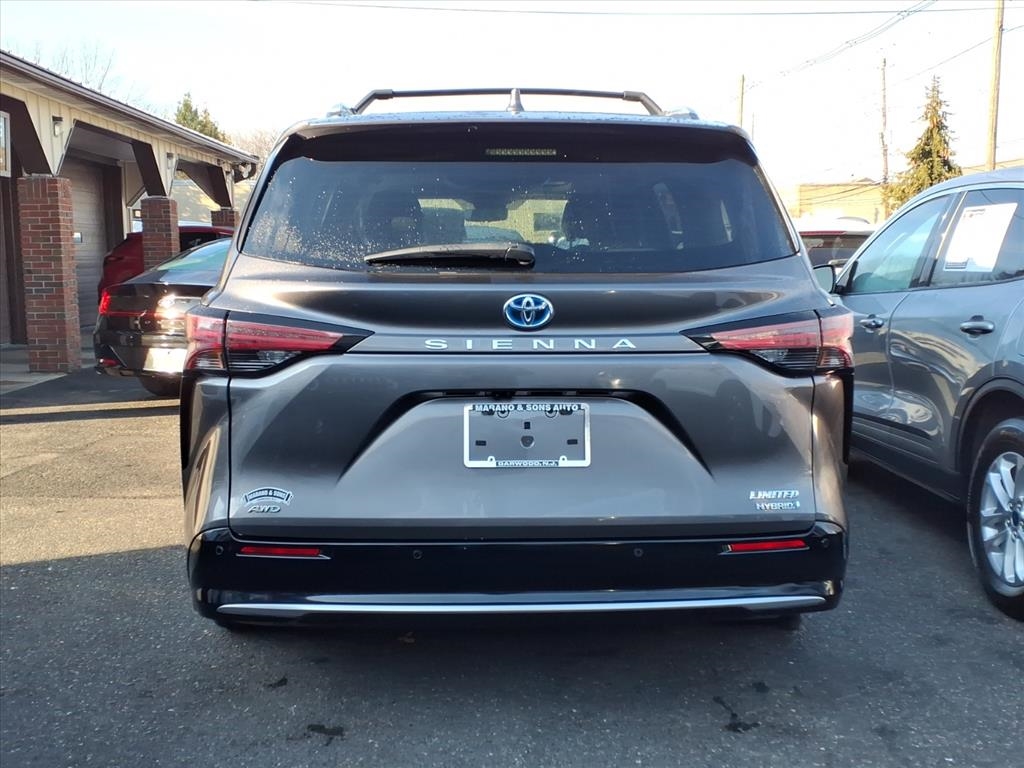 Toyota Sienna Limited AWD 7-Passenger (Natl) 2024