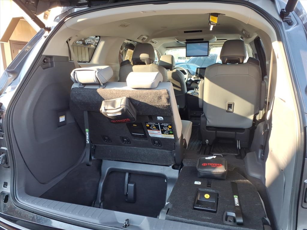 Toyota Sienna Limited AWD 7-Passenger (Natl) 2024