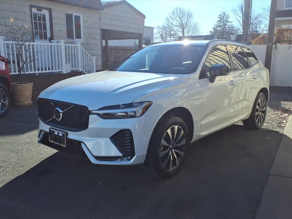 2025 Volvo XC60 B5 AWD Core