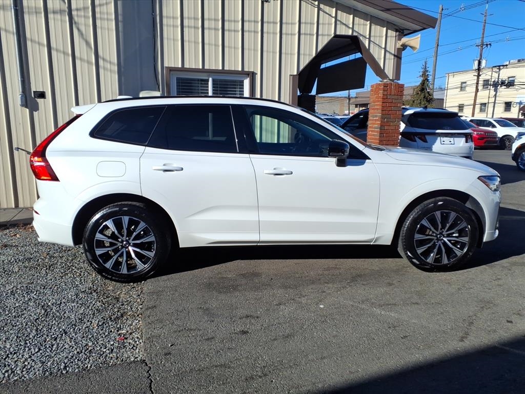 Volvo XC60 B5 AWD Core 2025