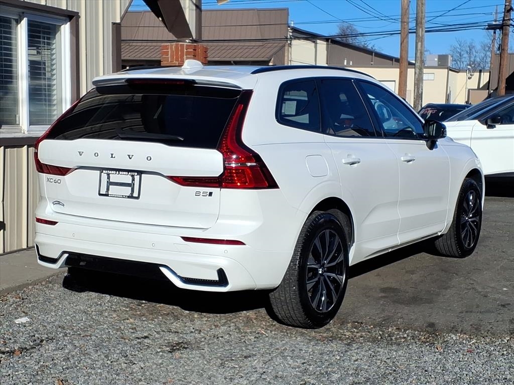 Volvo XC60 B5 AWD Core 2025