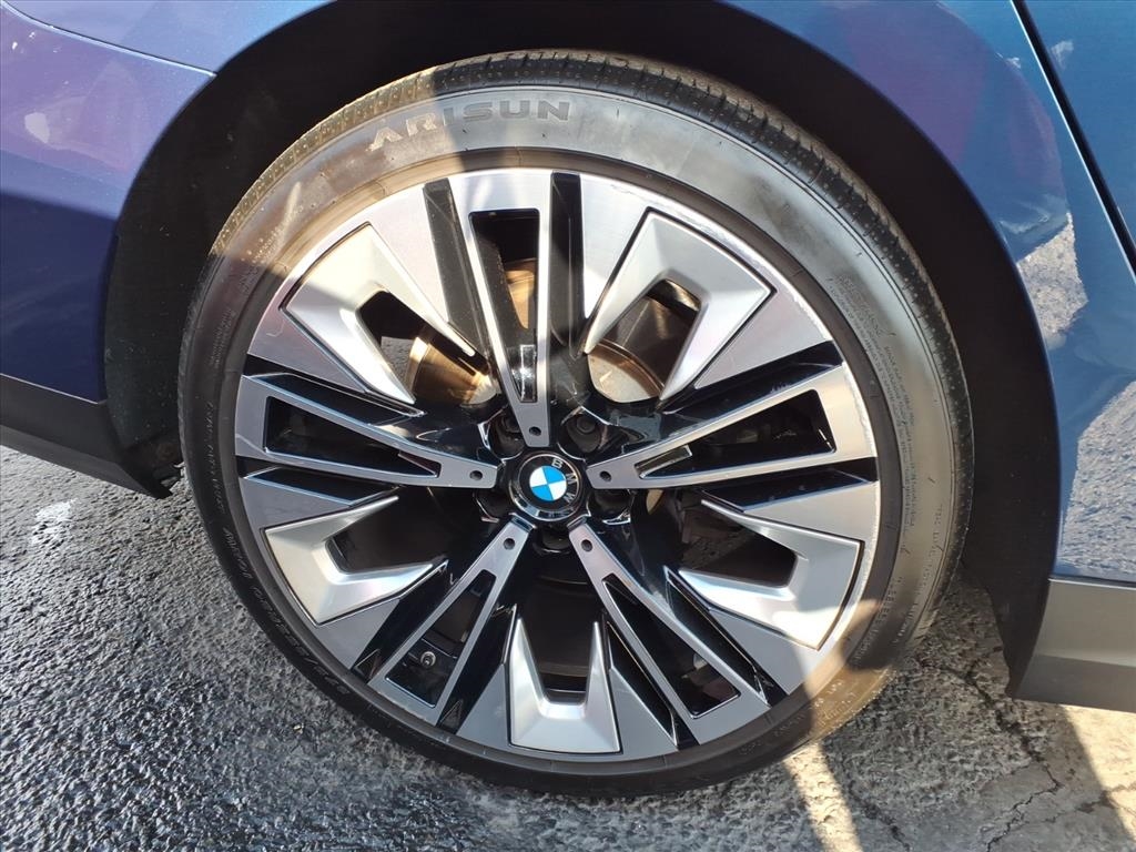 BMW 5 Series 530i xDrive Sedan 2024