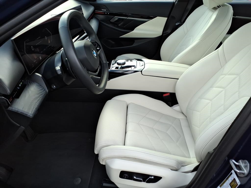 BMW 5 Series 530i xDrive Sedan 2024