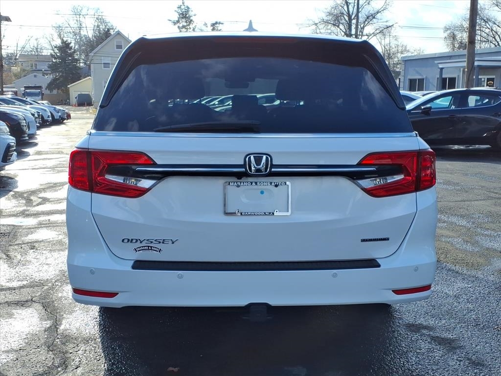 Honda Odyssey Touring Auto 2024