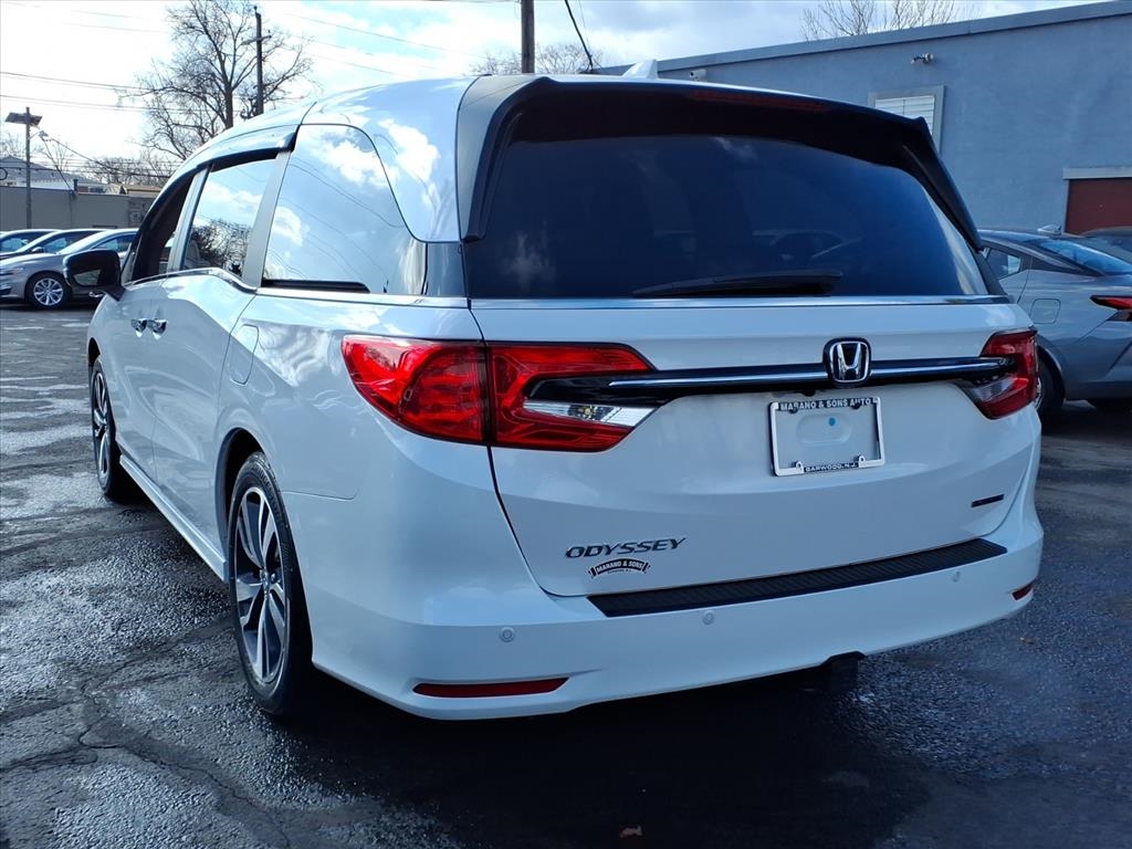 Honda Odyssey Touring Auto 2024