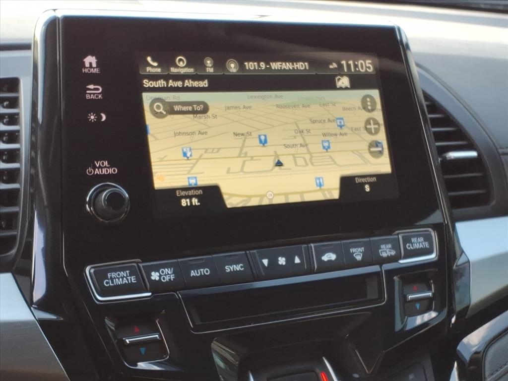 Honda Odyssey Touring Auto 2024