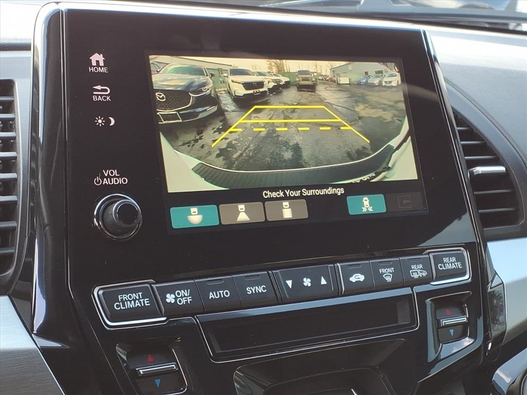 Honda Odyssey Touring Auto 2024