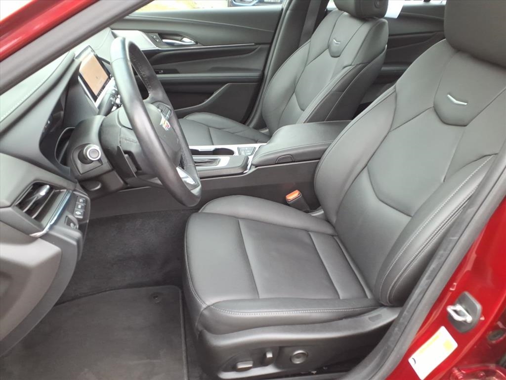 Cadillac CT4 4dr Sdn Premium Luxury 2023