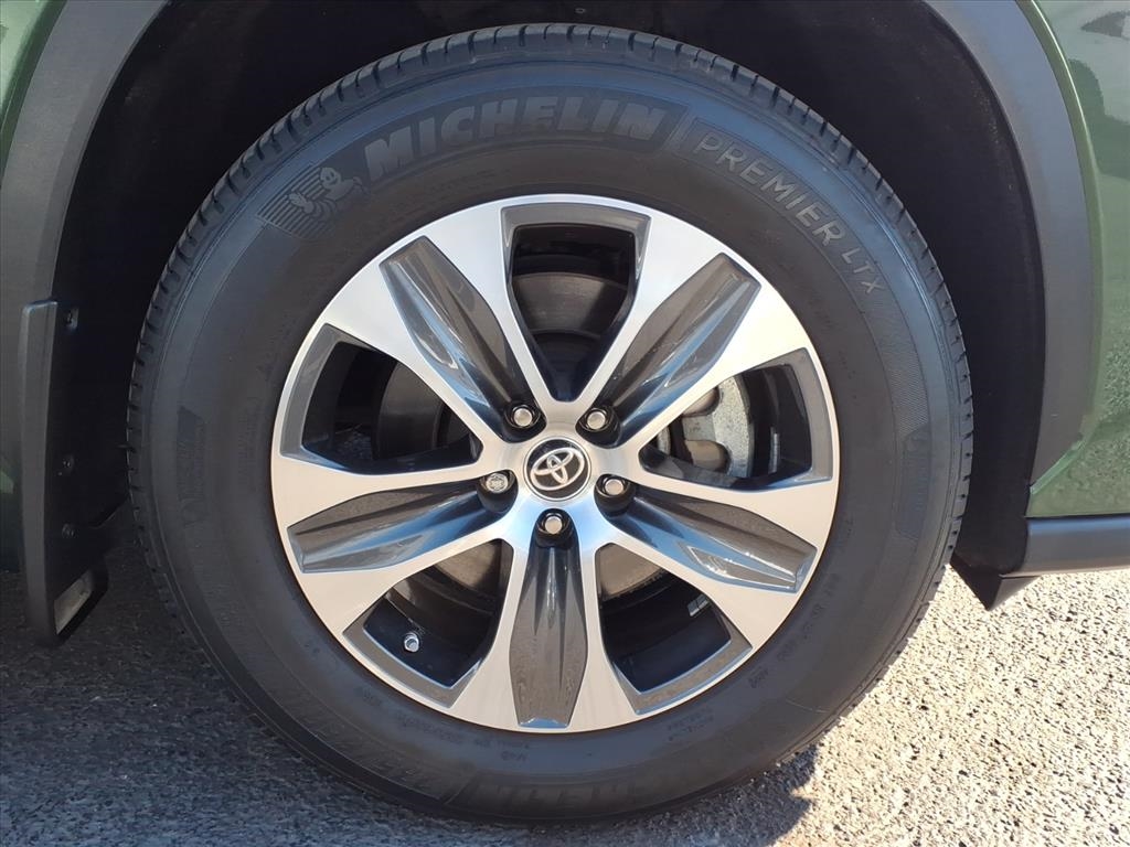 Toyota Highlander XLE 4D SUV AWD 2023