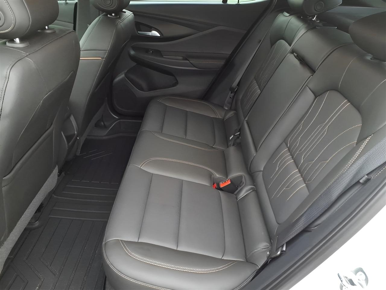 Buick Envista FWD 4dr Avenir 2025