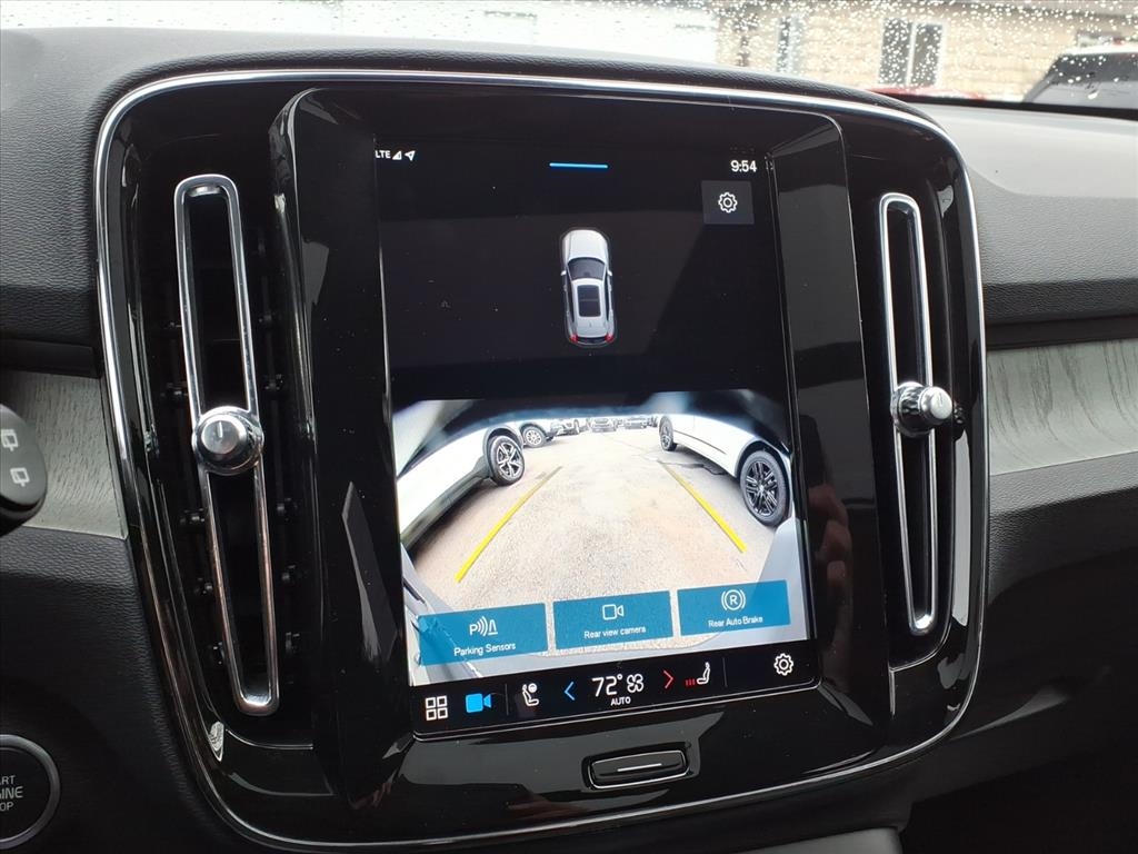 Volvo XC40 B5 AWD Core Bright Theme 2025