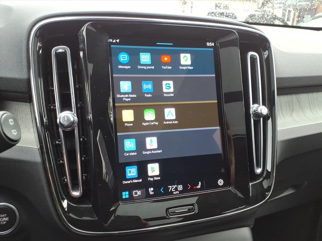 Volvo XC40 B5 AWD Core Bright Theme 2025